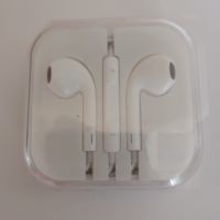 Слушалки-Apple iPhone, снимка 1 - Слушалки, hands-free - 45950352