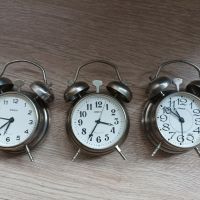 Продавам малък часовник будилник Ракета , снимка 11 - Антикварни и старинни предмети - 39438731