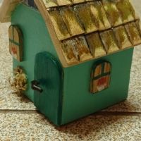 Цветна дървена къщичка , снимка 4 - Сувенири от дърво - 45422575