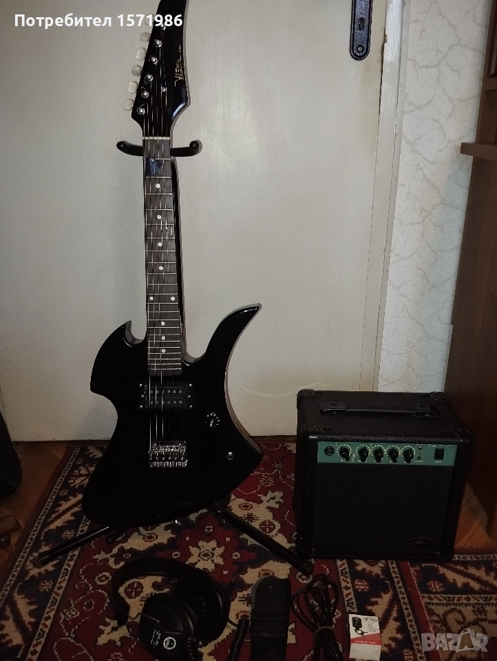 Детско юношеска електрическа китара с кубе, кабел, калъф,колан, тунер и слушалки , снимка 1