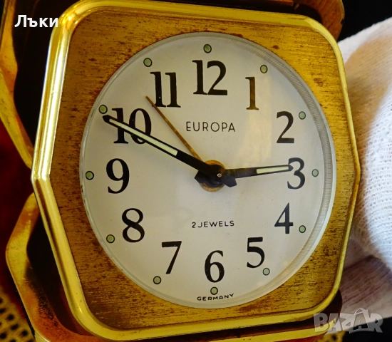 Механичен настолен часовник будилник,рубини,кожа. , снимка 2 - Антикварни и старинни предмети - 51488334