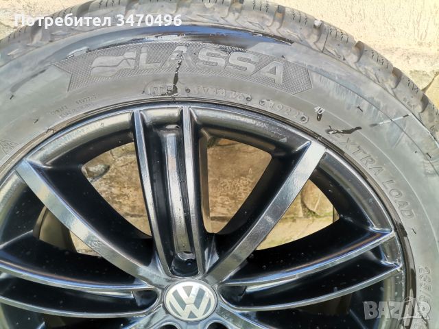 Джанти ОРИГИНАЛНИ за VW със зимни гуми 235/50/18 LASSA зимни, снимка 4 - Гуми и джанти - 45115264