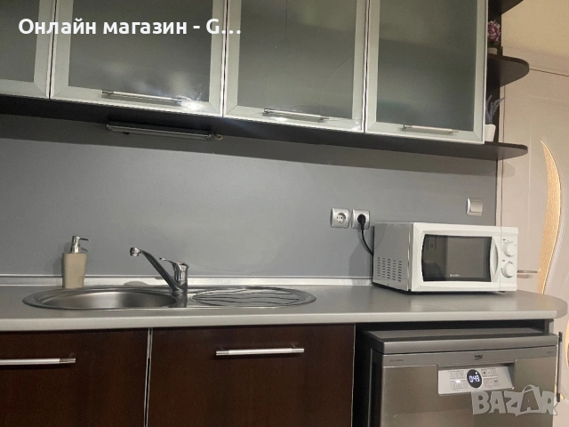 Кухненско обзавеждане 3.70 м с вградени уреди, снимка 8 - Кухни - 53637884