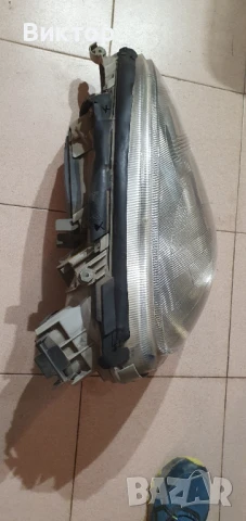 ТОП състояние,ЦЕНА десен фар за Мерцедес S class Mercedes W220, снимка 2 - Части - 51400995