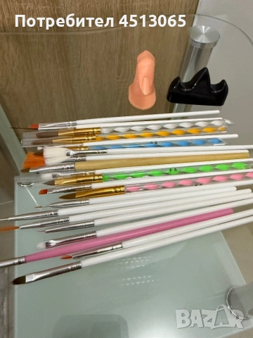 Четки за маникюр и педикюр