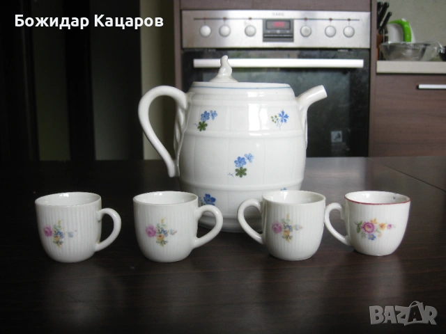 Стар български порцелан. Цена- 12 евро.Пращам по Еконт.