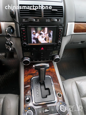 VW Touareg 3.0 TDI 4x4 ЛИЧЕН, Кожа-НОВИ ГУМИ и акумулатор., снимка 6 - Автомобили и джипове - 54066336