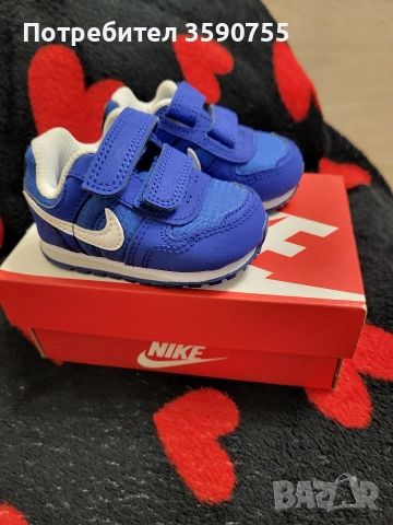 Чисто нови бебешки/детски маратонки Nike номер 17