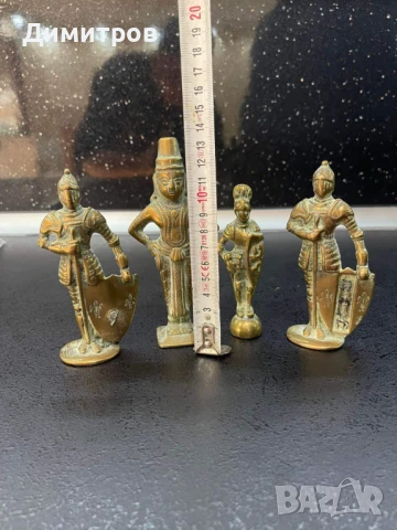 Лот стари бронзови фигури