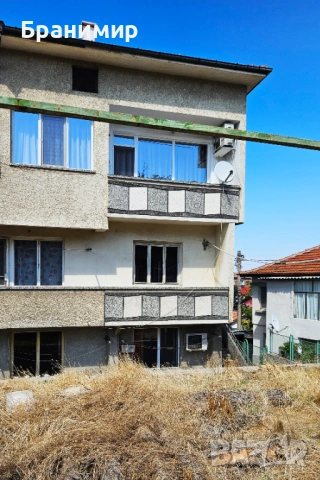 2 Етажа от къща + гараж