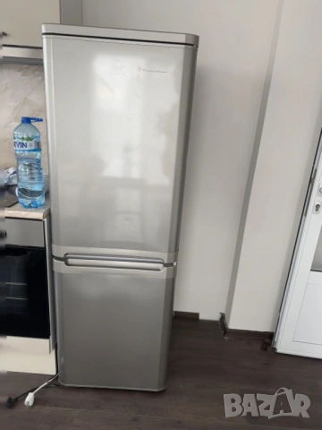 Свободностоящ хладилник с камера Indesit NCAA 55 NX, снимка 3 - Хладилници - 53490559