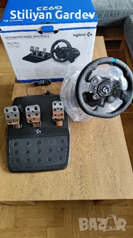 Волан с педали Logitech - G923, PS4/PS5/PC, , снимка 2 - Джойстици и геймпадове - 51284205