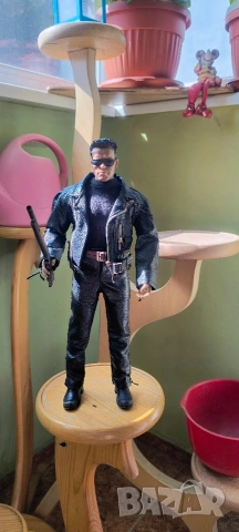 Премиум Екшън фигура на Арнолд Terminator800,30 см, снимка 2 - Колекции - 53680958