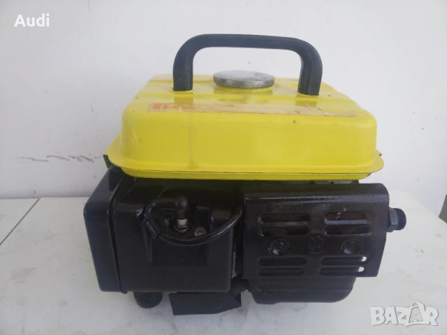 Двутактов бензинов генератор Максимално захранване 900W  3.7A, снимка 3 - Електродвигатели - 49933426