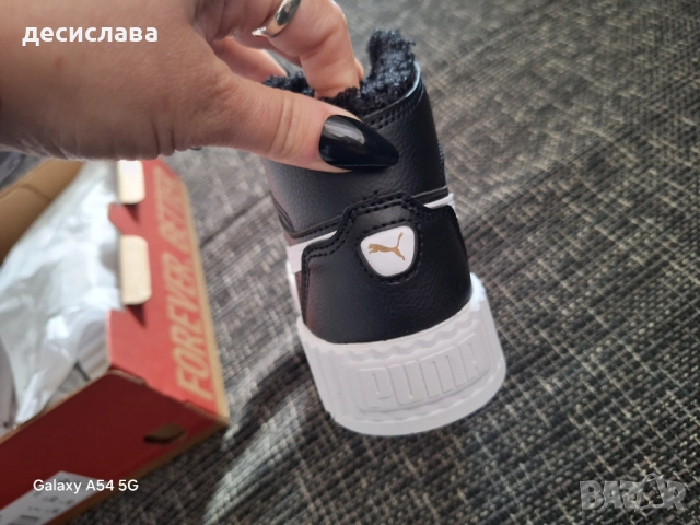 Продавам оригинални зимни детски боти Puma Carina, снимка 4 - Детски маратонки - 52787922