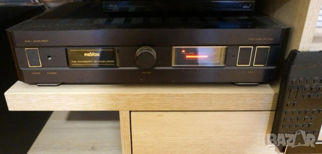 Усилвател Revox
