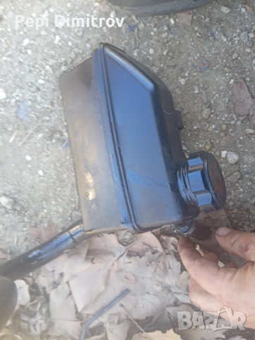 Казанче хидравлична течност volvo s60 2001 година, снимка 2 - Части - 53832549