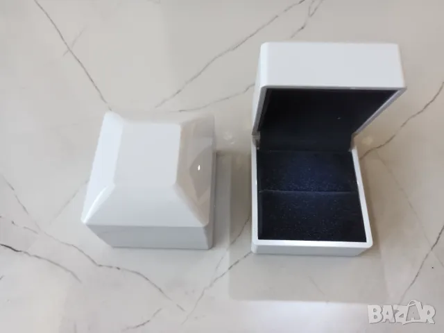 Пръстен бяло злато с диамант 18к, златен пръстен, годежен пръстен, кутийка за пръстен, снимка 5 - Пръстени - 48508955