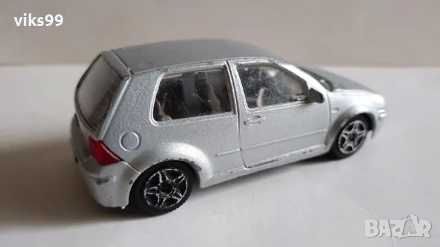 Bburago Volkswagen Golf IV '98 - Made in Italy 1:43, снимка 4 - Колекции - 49345698