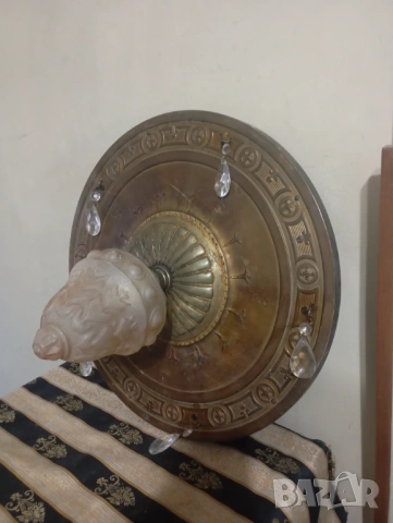 Полилей арт деко 