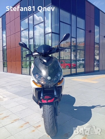 Италиански скутер 50куб 