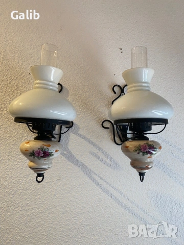 Стари красиви лампи с огледало