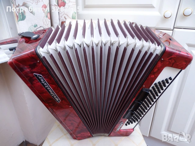 Нов акордеон Велтмайстер Серино 80 баса, снимка 13 - Акордеони - 53914342