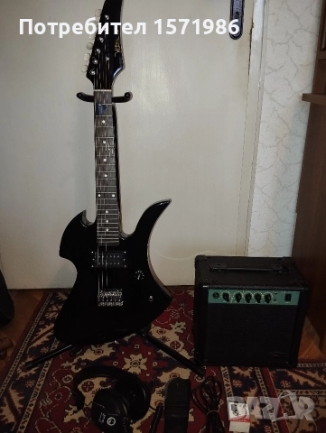 Детско юношеска електрическа китара с кубе, кабел, калъф,колан, тунер и слушалки 