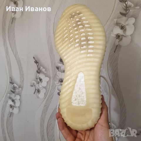 оригинални маратонки  Adidas Yeezy Boost 350 V2 Cream White Triple Core  номер 44 -45 1/3  , снимка 10 - Маратонки - 36289660