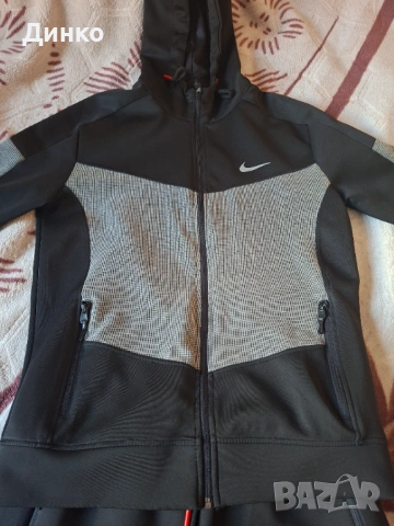 Анцуг Найк!Размер М, снимка 2 - Спортни дрехи, екипи - 53695123