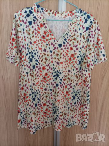 Флорална сатенена блуза , снимка 1 - Тениски - 46089225