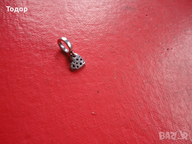 Сребърно колие медальон Pandora  със сапфири , снимка 4 - Колиета, медальони, синджири - 53306077