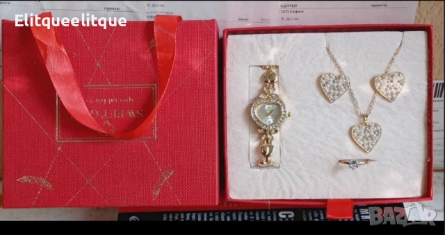 Обеци колие пръстен и часовник в луксозна кутия , снимка 2 - Колиета, медальони, синджири - 52194169