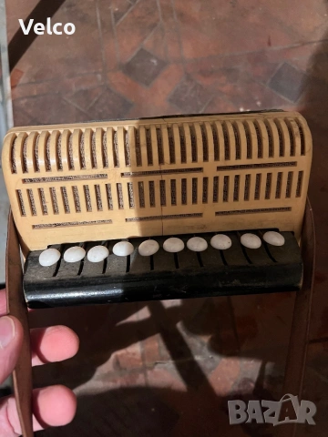 малак акордеон или хармоника, снимка 6 - Антикварни и старинни предмети - 53560461