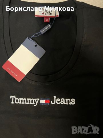 Дамска тениска с леко деколте Tommy Jeans, снимка 3 - Тениски - 46763958