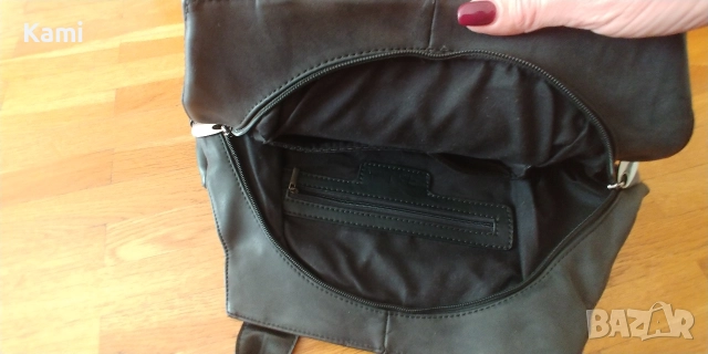 Черна чанта, снимка 2 - Чанти - 52835751