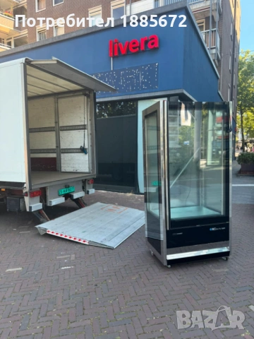 Сладкарска хладилна витрина ISA Cristal Tower, снимка 2 - Хладилни витрини и фризери - 53466176
