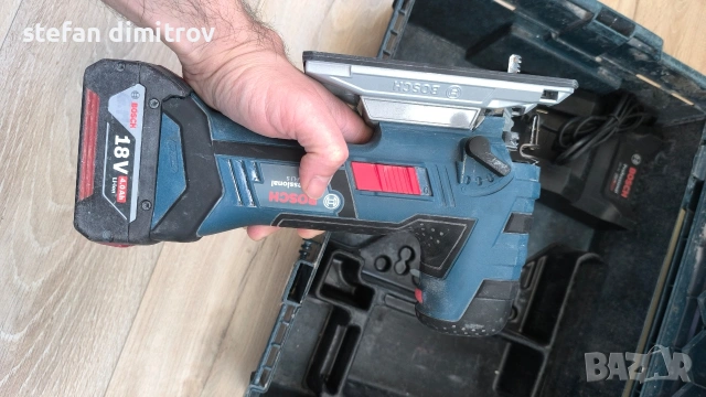 Bosch GST 18 V-LI S Акумулаторен пробивен трион плюс 2 🔋 6 Ah и 4 Ah и зарядно , снимка 4 - Триони и циркуляри - 53749101