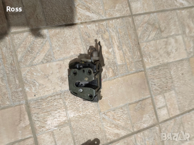 моторче за врата.централно заключване за Субару Форестър 1997, снимка 2 - Части - 52967578