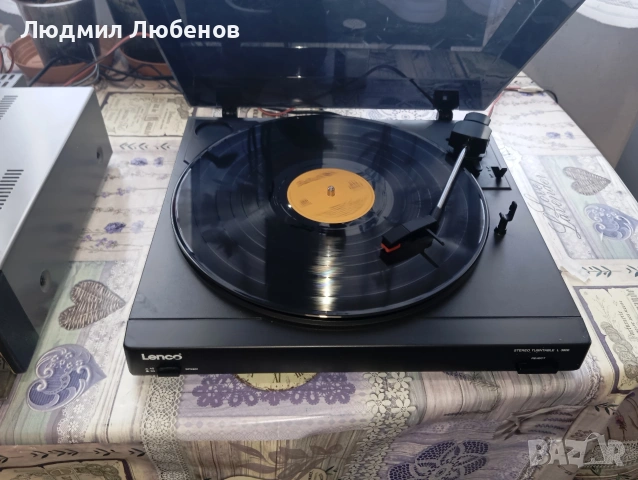 Грамофон lenco с вграден предусилвател, снимка 2 - Грамофони - 54237427