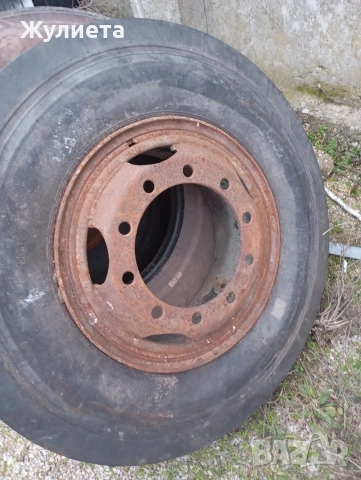гуми11.00-20, снимка 2 - Гуми и джанти - 53286075