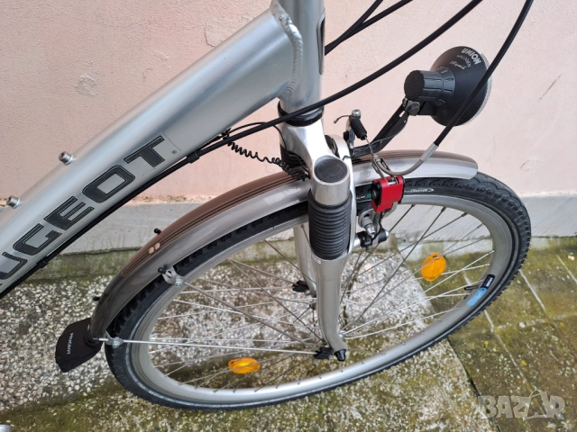 Градски велосипед Peugeot 28 цола, снимка 3 - Велосипеди - 53497396