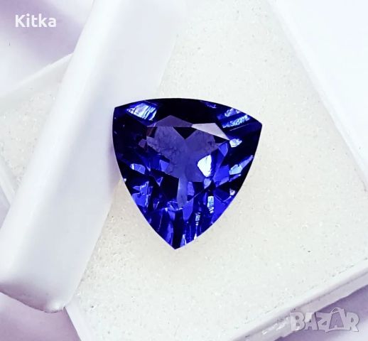 Красив танзанит , трилион, 9.30 ct., снимка 1 - Други - 46496257