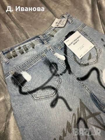 Дънки с надписи, снимка 3 - Дънки - 53650668