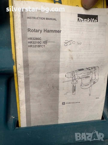 Екектрически  Перфоратор MAKITA HR3210C, снимка 3 - Перфоратори - 53768048