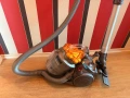 Прахосмукачка Dyson DC26 / City – оригинална, мощна, без торбичка, снимка 2