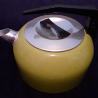 Чисто нов - Голям ретро алуминиев чайник - В идеално състояние, снимка 2 - Аксесоари за кухня - 45673867