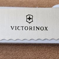 НОВ Нож Victorinox Swiss назъбено острие Викторинокс 6.7431 Швейцарско ножче, снимка 1 - Прибори за хранене, готвене и сервиране - 45888159