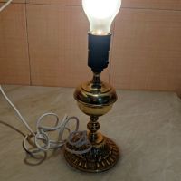 Старинна настолна лампа от масивен бронз/месинг топ състояние, снимка 3 - Настолни лампи - 45510358