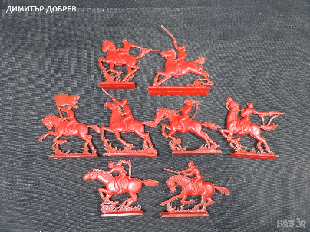 ЛОТ ОТ 8 СТАРИ РЕТРО СОЦ СССР ПЛАСТМАСОВИ ФИГУРКИ ВОЙНИЦИ КОННИЦА, снимка 1